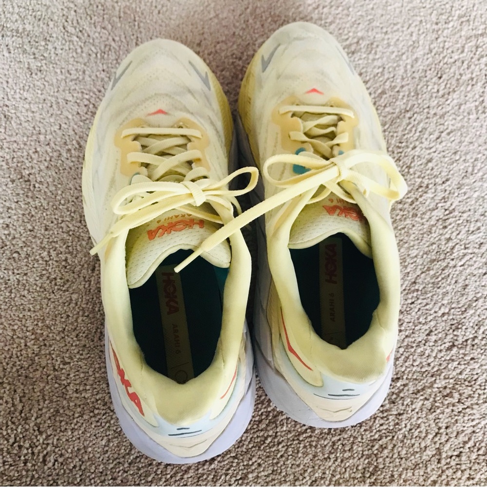 Hokas One Arahi 6 Women’s Size 9 Running Shoes Yellow Athletic Sneakers Gym - Picture 2 of 12